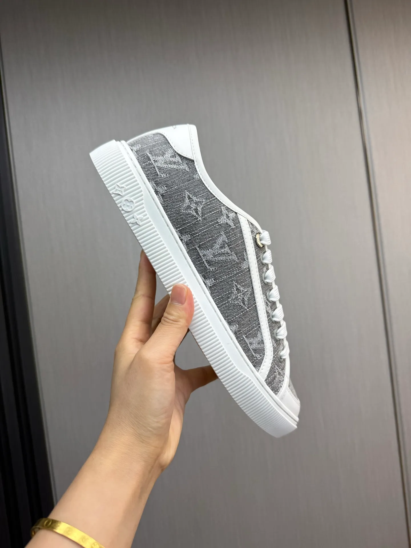Men's shoes 💰600💰 LV. Hot sale at the counter 🔥Couple canvas shoes 👩‍❤️‍👨 Official website synchronization, original brand printed fabric + original original sole, 36-45 (40 for women, 38.45 for men, custom-made, non-refundable)